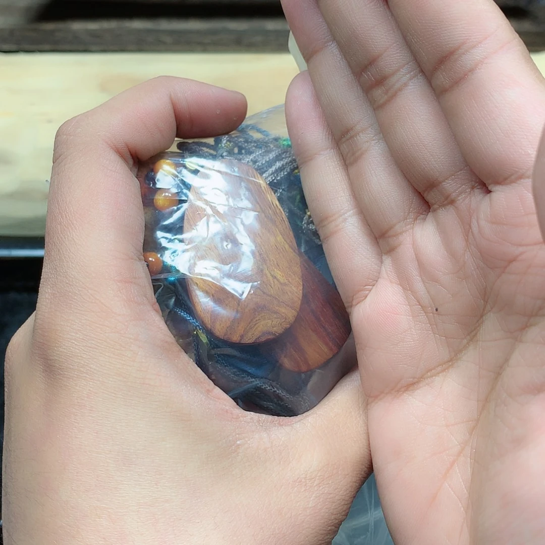 【闪购商品】海南花梨新料（牌子）随机一个