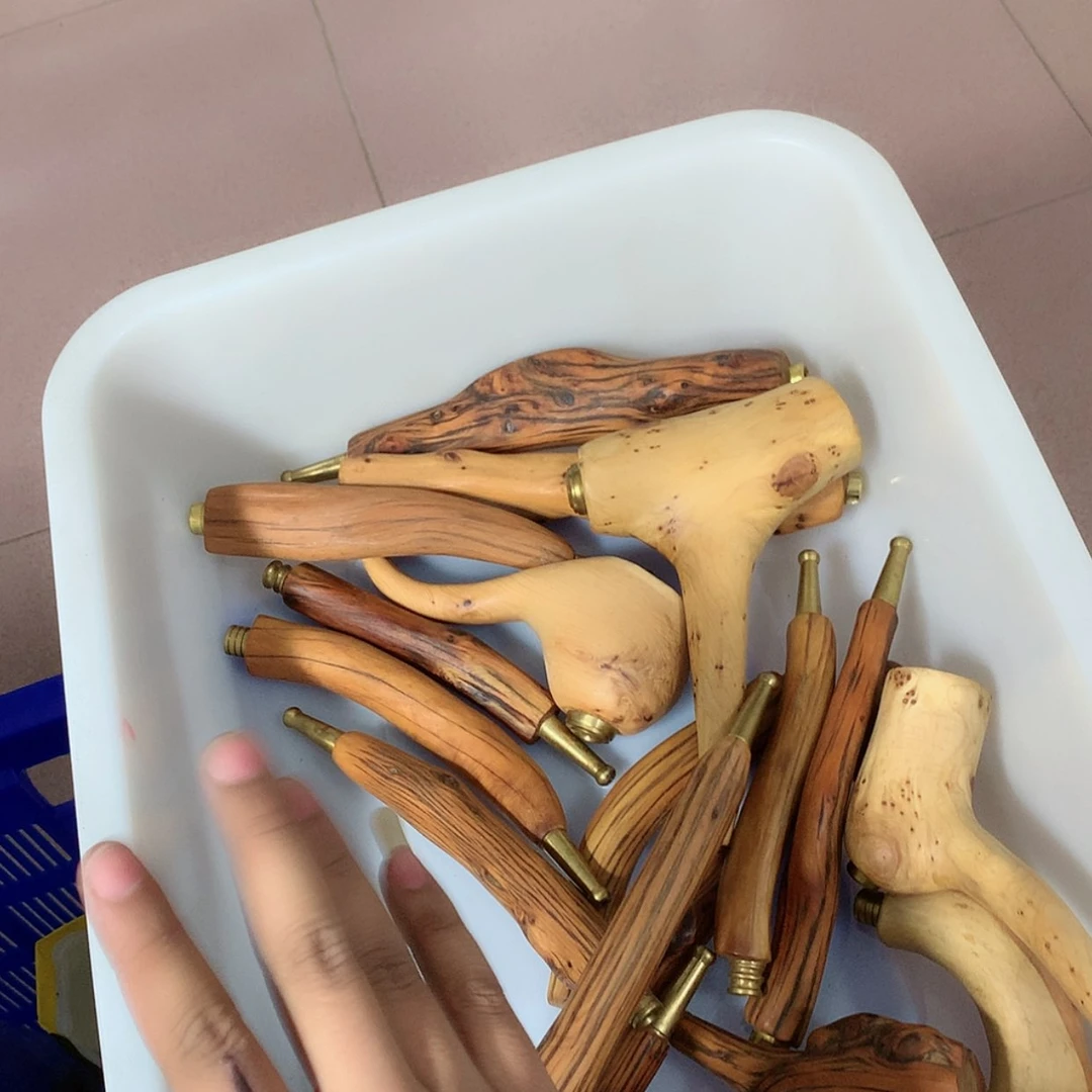 【闪购商品】太行崖柏随型胭嘴一个