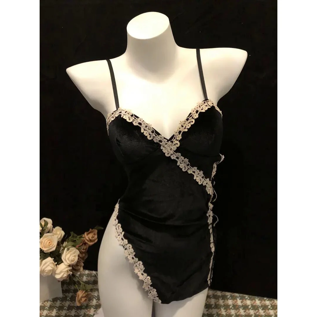 2024新款新年微胖古风淑女连衣裙复古法式丝绒睡裙黑色吊带蕾丝边