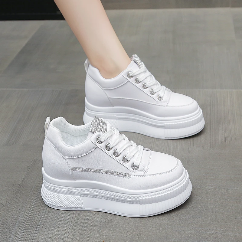 内增高小白鞋女2025年秋季新款皮面厚底时尚休闲女鞋厚底系带板鞋