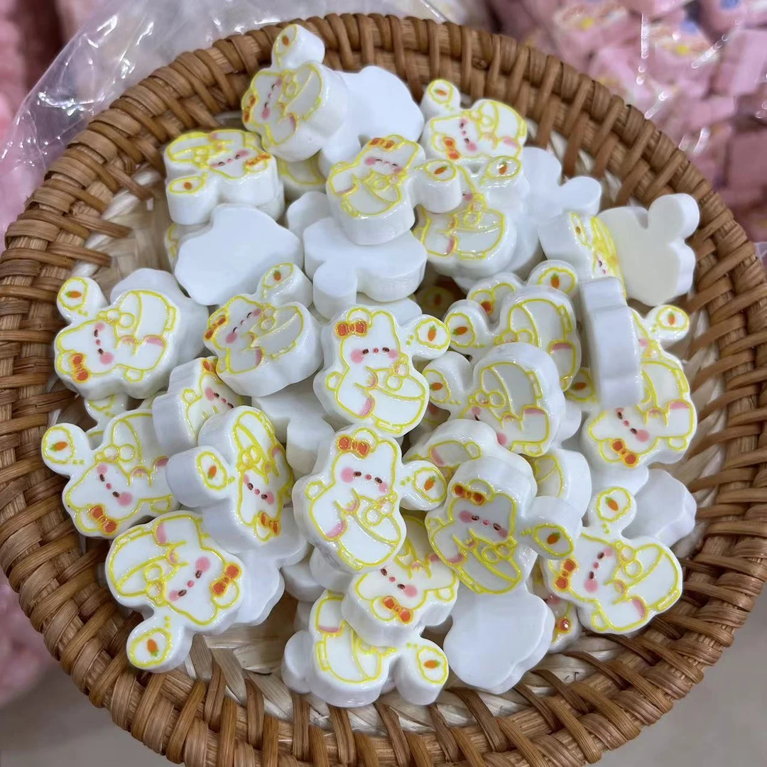【师姐毒家定制】 线条干饭小兔（亮面奶黄色）树脂手工diy饰品配件