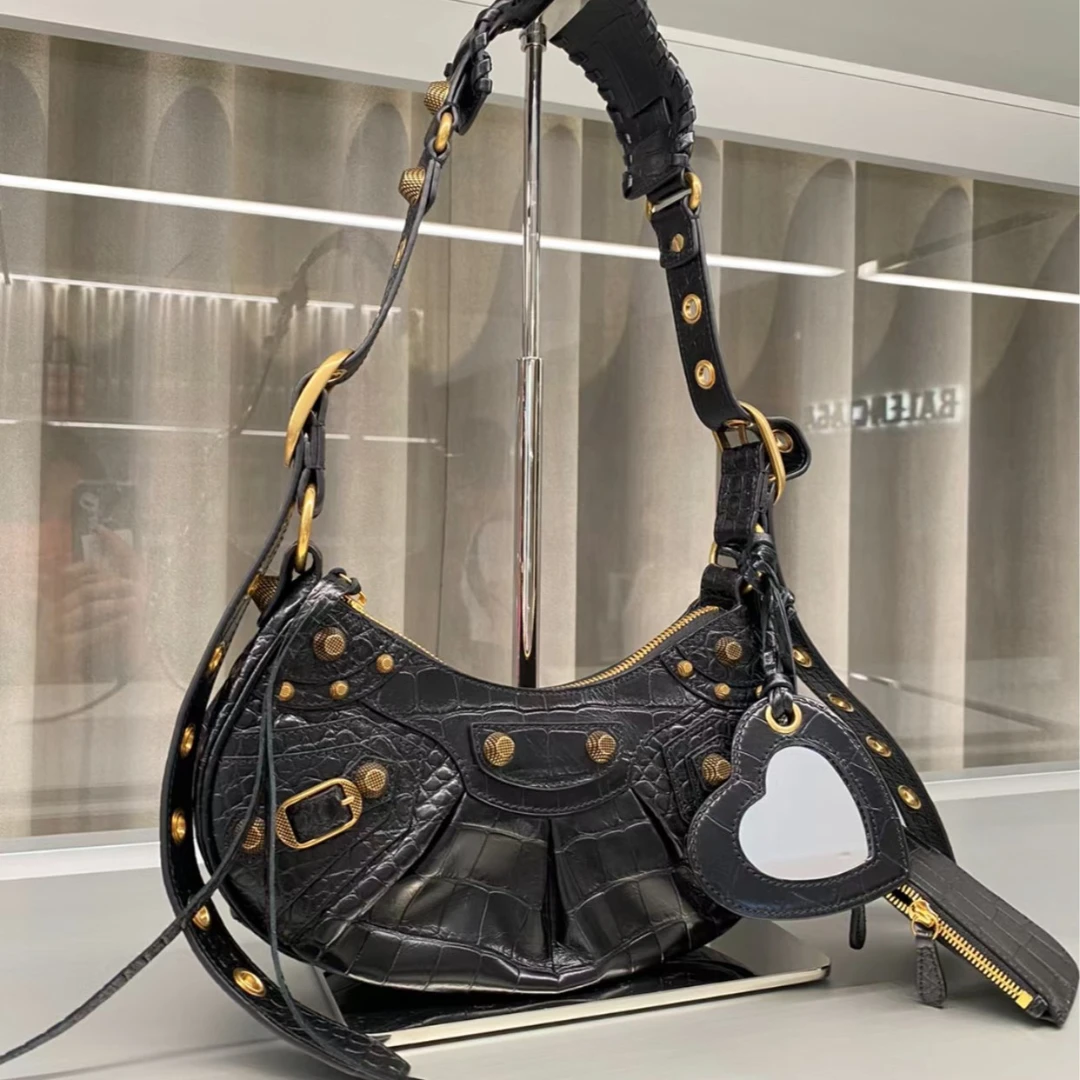 99新 Balenciaga/巴黎世家 黑色鳄压纹机车包月牙包