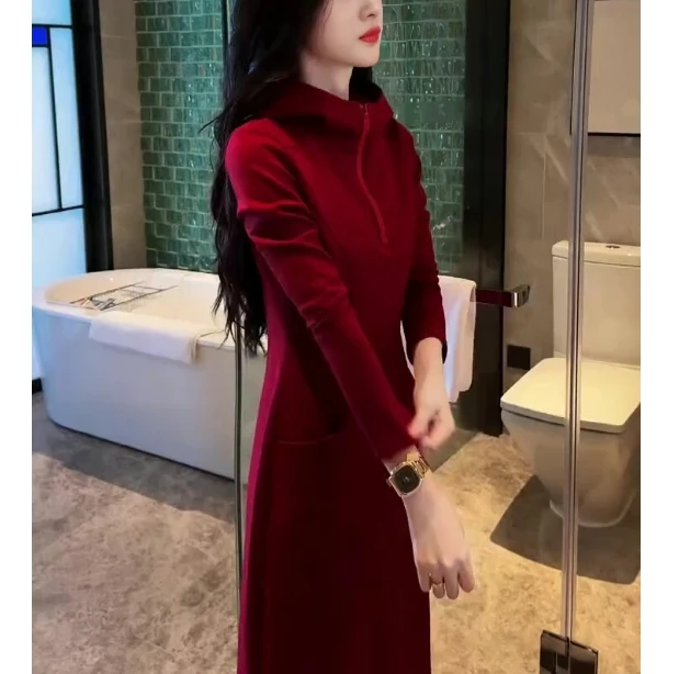 秋季新款简约气质百搭修身显瘦连帽中长款连衣裙ZJ111501