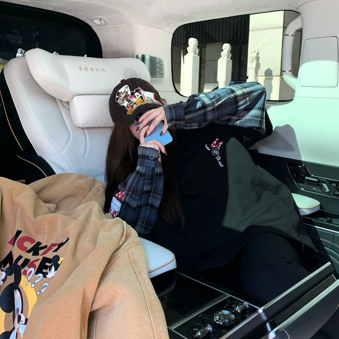 【陶陶推荐 】秋季新款设计款拼接格子卫衣 S324