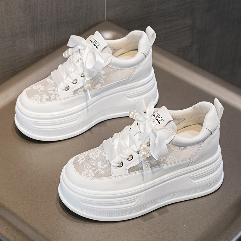 小白鞋女夏季薄款2024年新款印花网面透气板鞋百搭厚底内增高女鞋