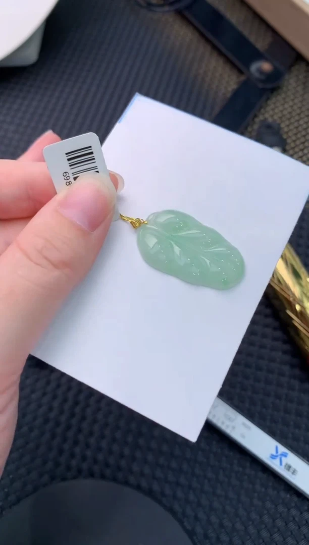 【闪购商品】翡翠颈饰18K金镶嵌 8888888888