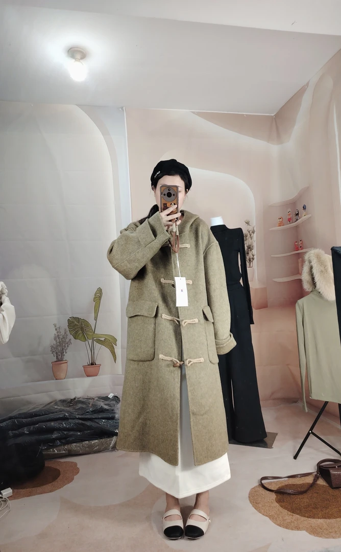 时尚手工韩系韩货牛角扣减龄宽松大衣