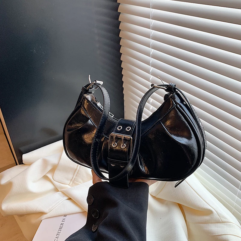 复古褶皱小包包2024秋冬新款单肩腋下洋气百搭上课通勤斜挎女包