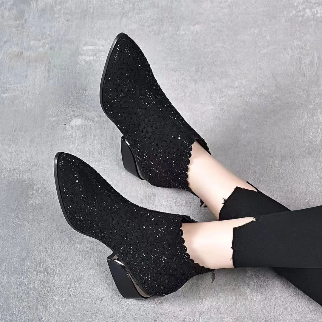 粗跟小裸靴绒面翻毛皮时装靴磨砂羊皮尖头短靴水钻冬季低跟马丁靴