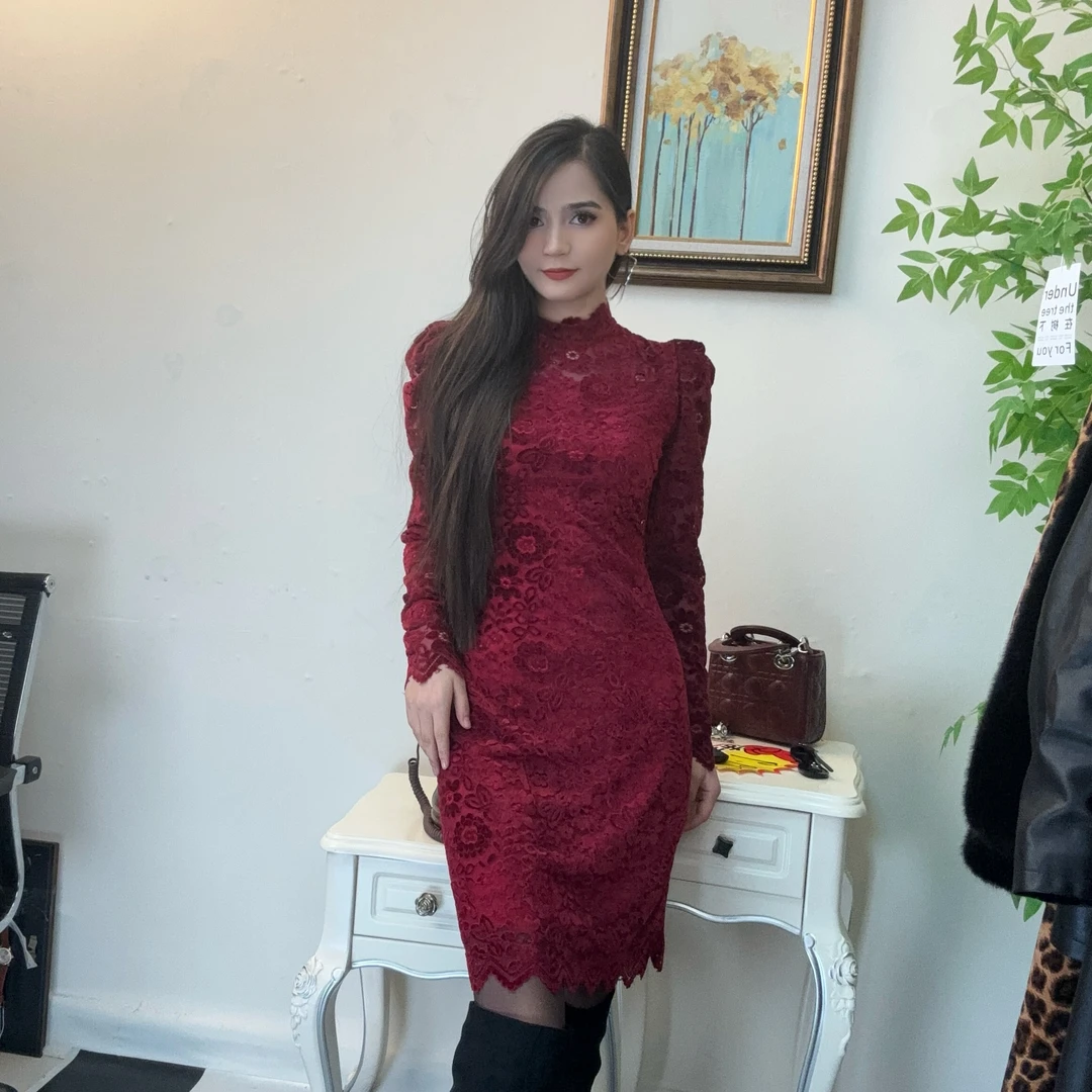 维吾尔族制定安哥拉红连衣裙短