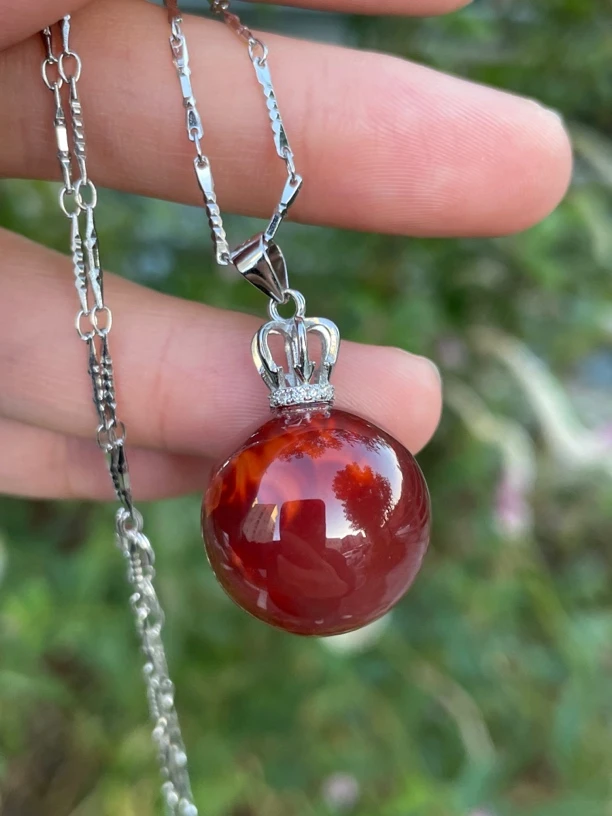 精品南红锁骨链925银镶嵌尺寸18.5mm，颜色红润，牛血红配链子