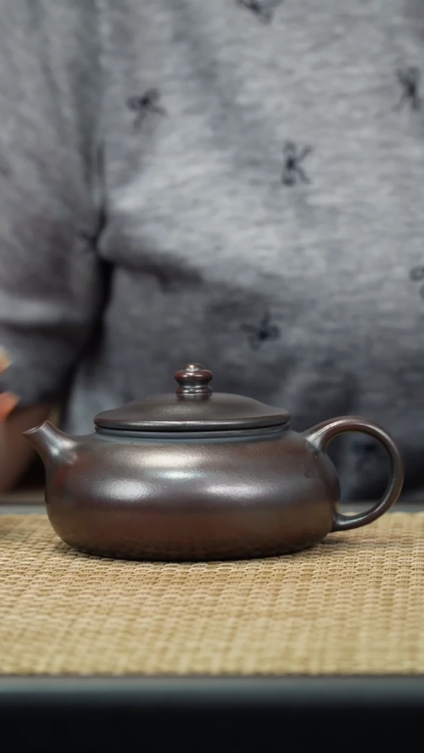 【闪购商品】紫砂茶壶朱泥捂灰寒江
