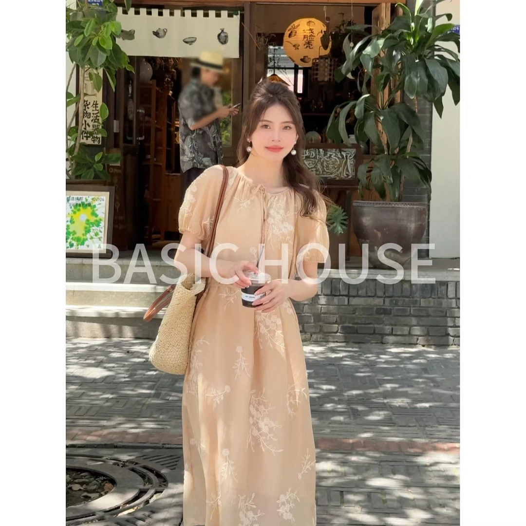 Basic House/百家好夏季新款气质刺绣优雅时尚百搭短袖连衣裙女A