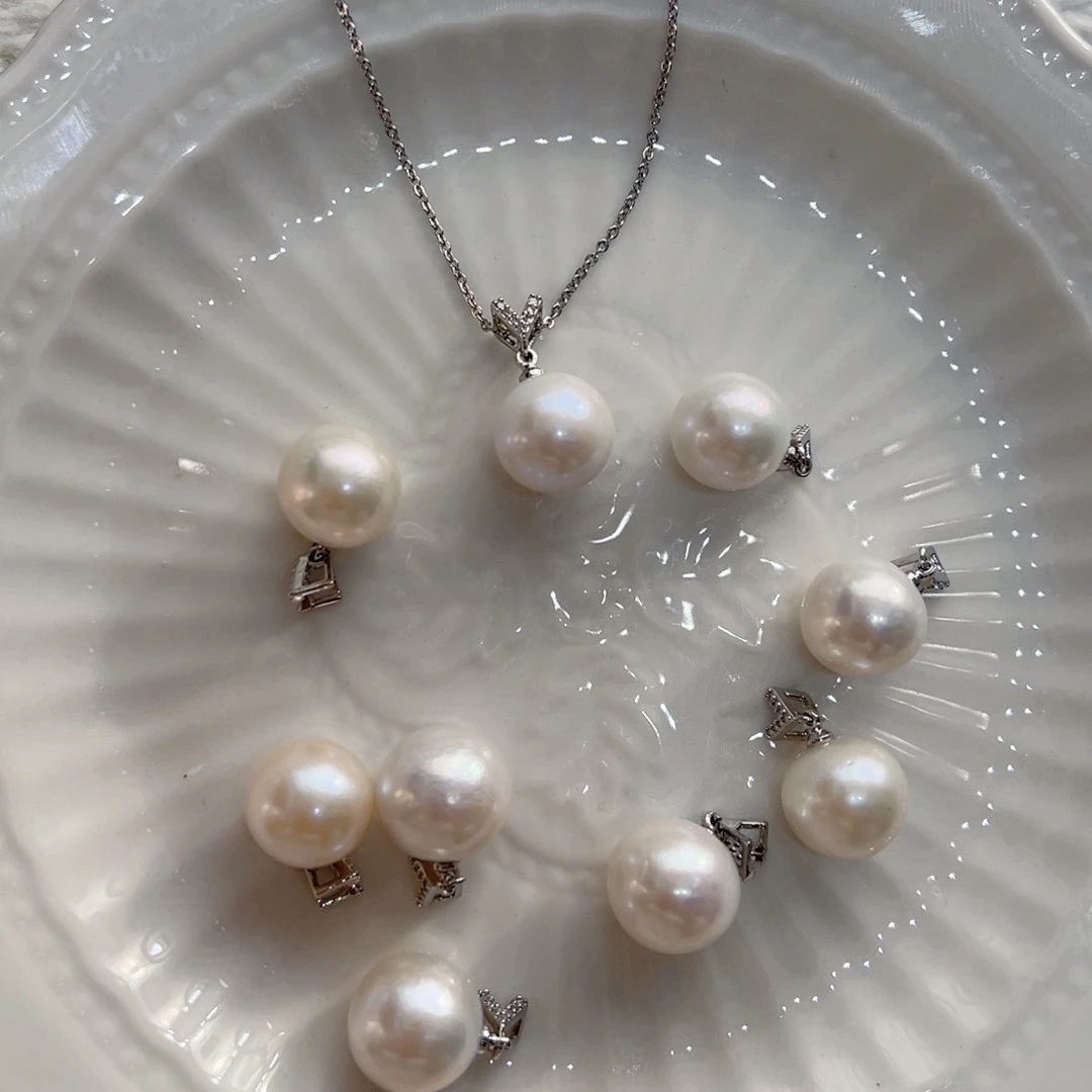 白珠银色V扣吊坠