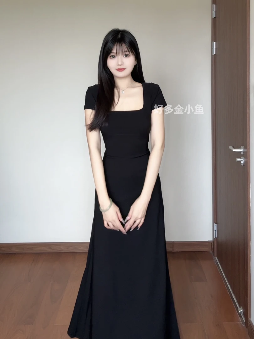 黑色方领连衣裙女夏季法式茶歇气质包臀裙性感修身长裙