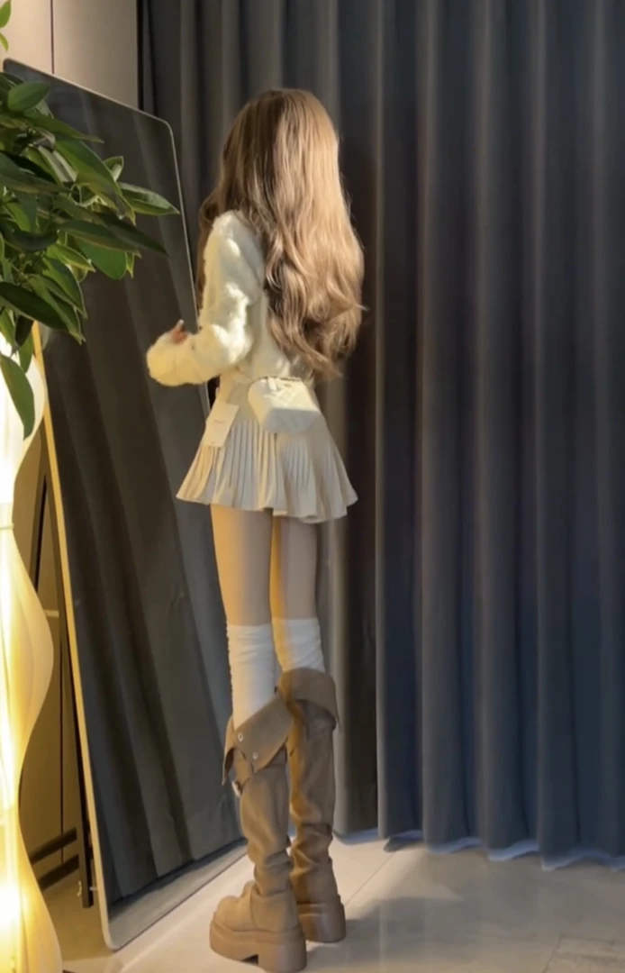 2024秋冬新款温柔小香风雪绒针织开衫女小蛮腰花苞百褶短裙两件套