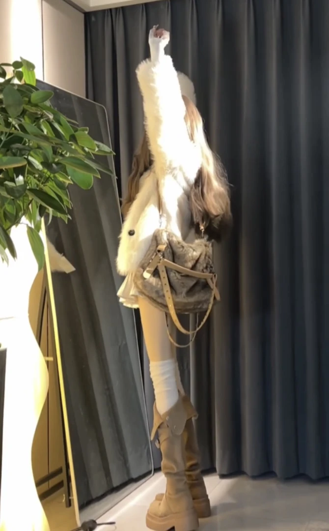 2024冬季新款气质温柔系双排扣毛毛外套女高腰花苞百褶短裙两件套