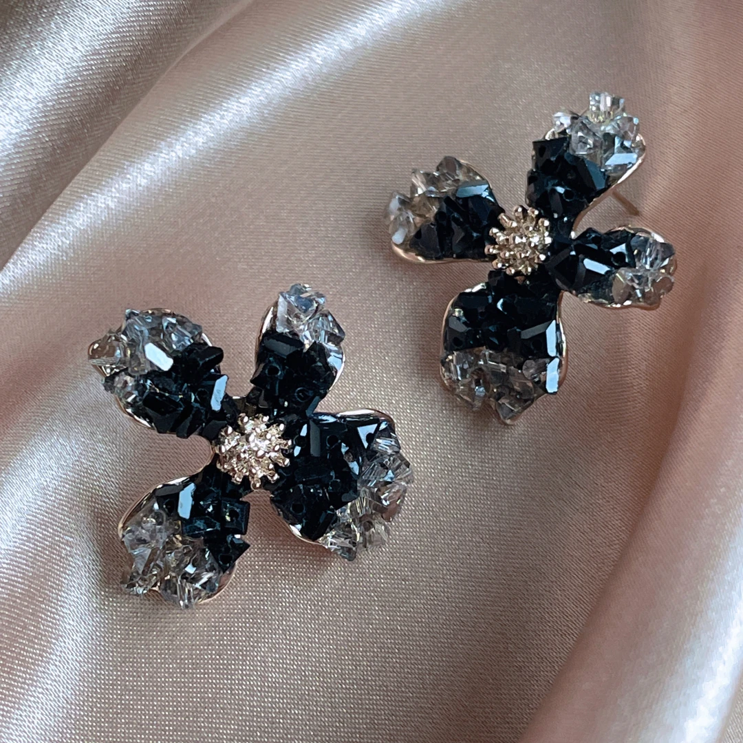 铜合金仿水晶耳饰 高级感复古黑色渐变花朵耳环 银针重工轻奢耳钉