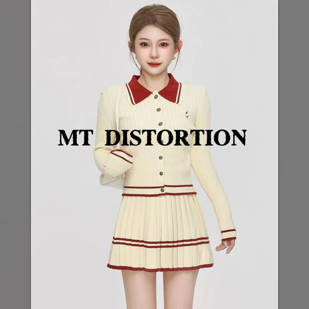 MT DISTORTION 学院风刺绣polo领撞色绞花针织开衫百褶裙两件套