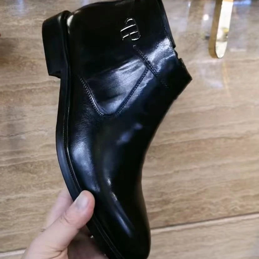 新款高品质全皮面休闲百搭男鞋