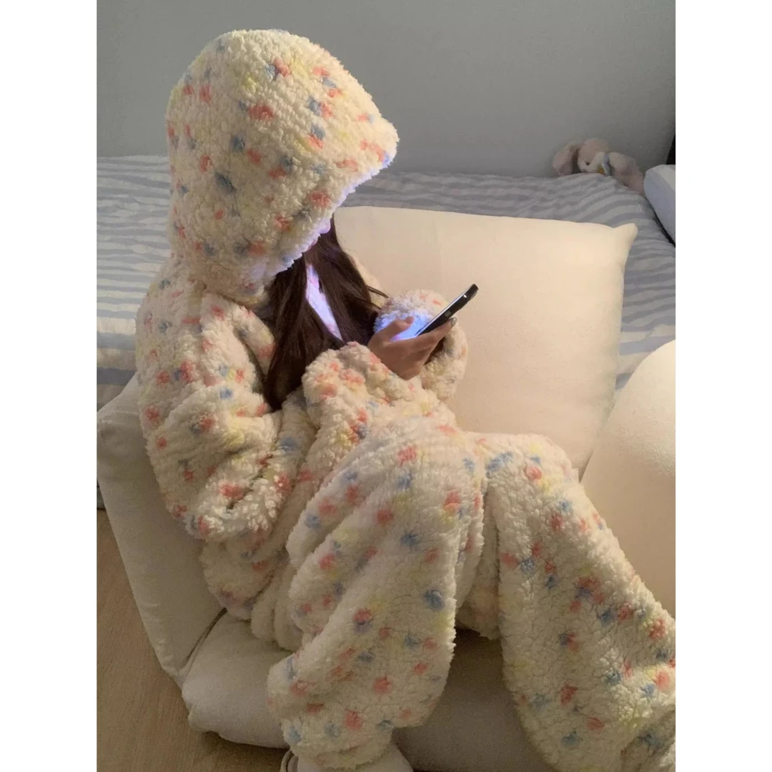 韩版连帽波点珊瑚绒睡衣女款冬季加绒加厚保暖毛绒家居服大码套装