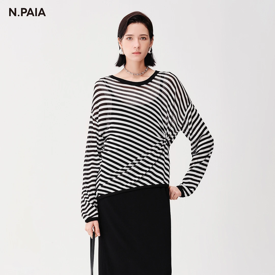 恩派雅时尚舒适百搭黑白条纹长袖圆领上衣XNJPA9533A
