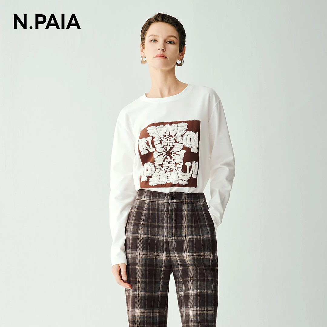 恩派雅2024秋新款醋酸罗马布郁金香图案圆领长袖卫衣女XNJAT5329A