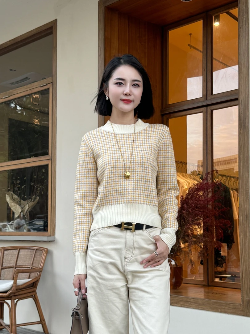 【黄心儿】千鸟格小香针织外穿毛衣---KPD0031
