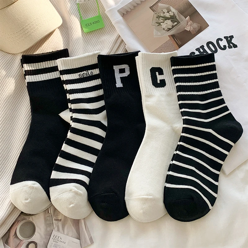 字母P黑色袜子女中筒春秋棉袜ins潮韩版情侣日系百搭运动冬款长袜