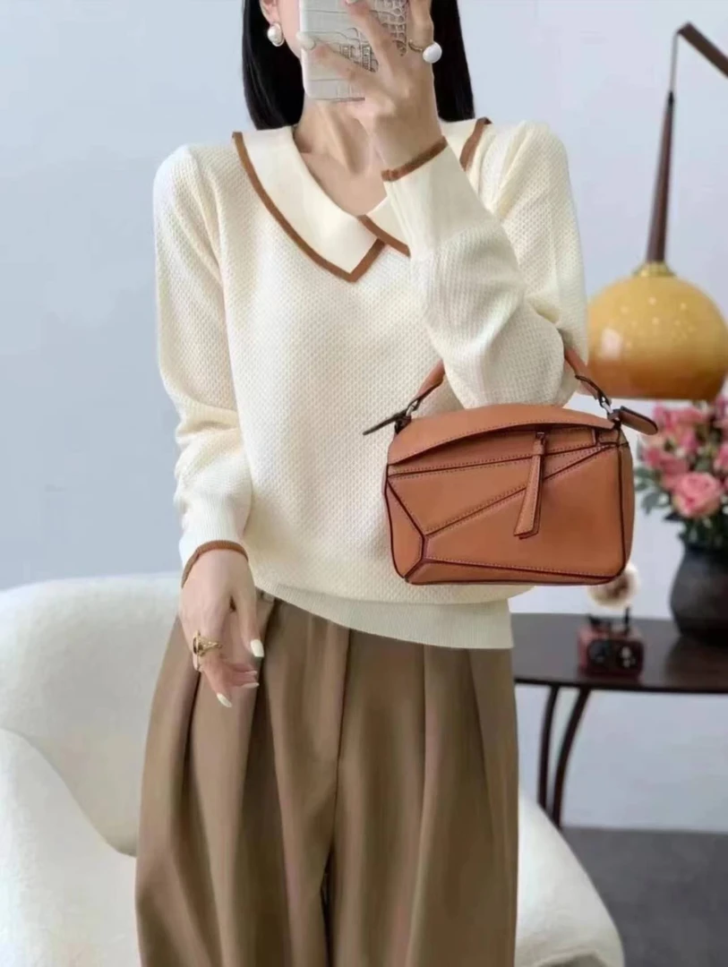 2024新款女式秋宽松翻领毛衣黑色针织衫长袖上衣妈妈装打底衫时尚