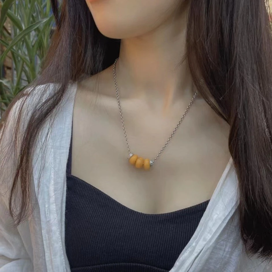 S925手工银简约百搭佩戴舒适天然蜜蜡项链锁骨链现代女性夏天
