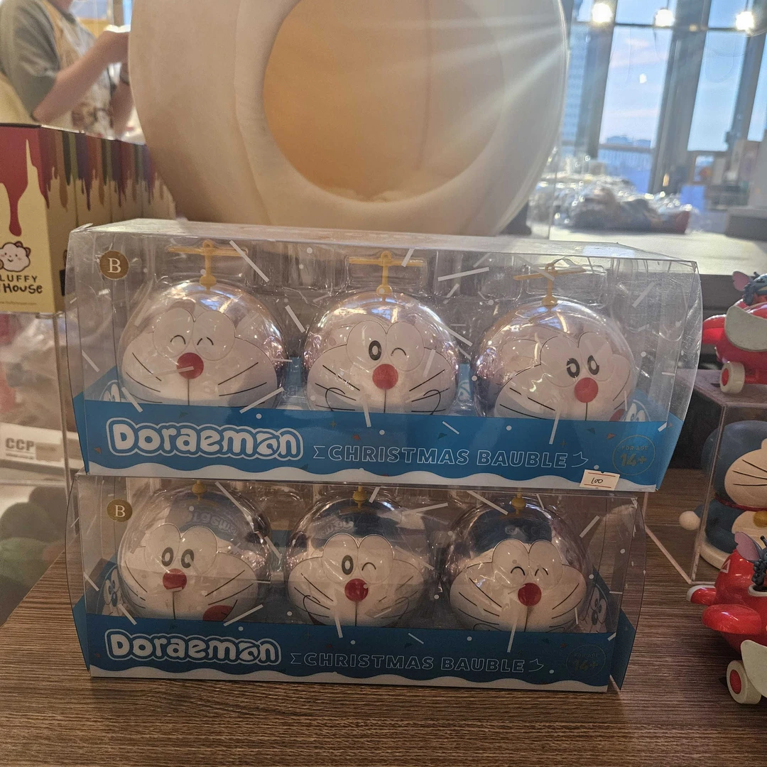 哆啦A梦圣诞球装饰，盒损，邮费到付