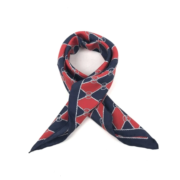 妃鱼/古驰/真丝/丝巾/95新/市场价1500/卢1026