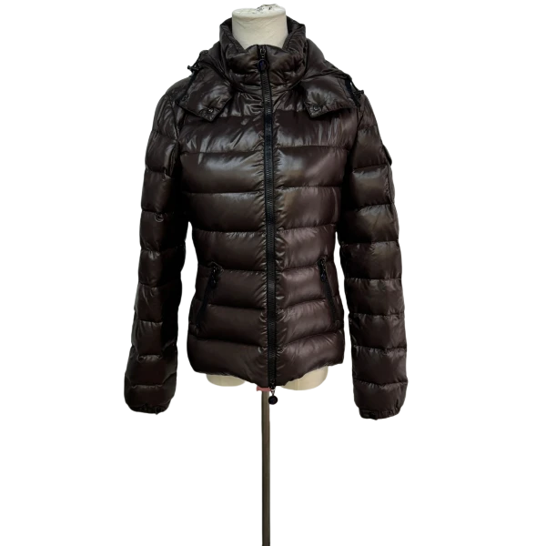 妃鱼/盟可睐/聚酰胺/羽绒服/95新/市场价15000/N1027