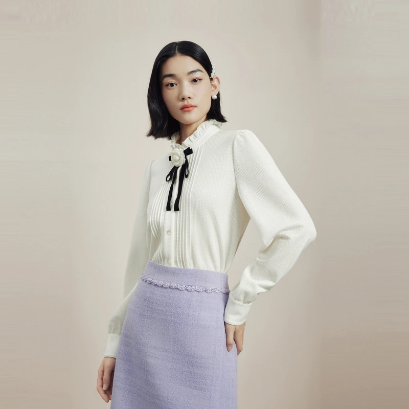 LIME/莱茵【巴黎梦境】冬季木耳边气质梭织衬衫米白色LMFD9BWBL004