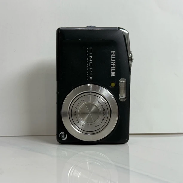 95新 Fujifilm/富士 F50 色彩浓郁 人像冷白 色调偏暖no退换