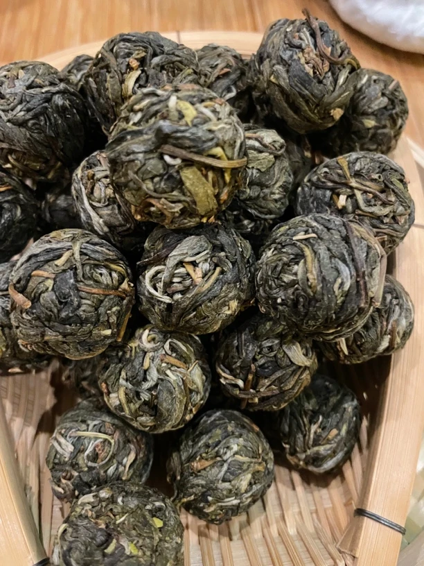 2024年易武薄荷塘8g龙珠春茶