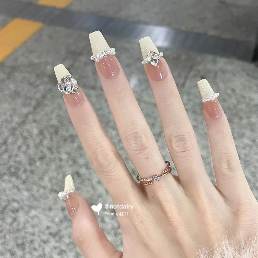 手工定制甲片穿戴甲贴奶白法式优雅k9闪钻珍珠美甲白色极光钻美甲