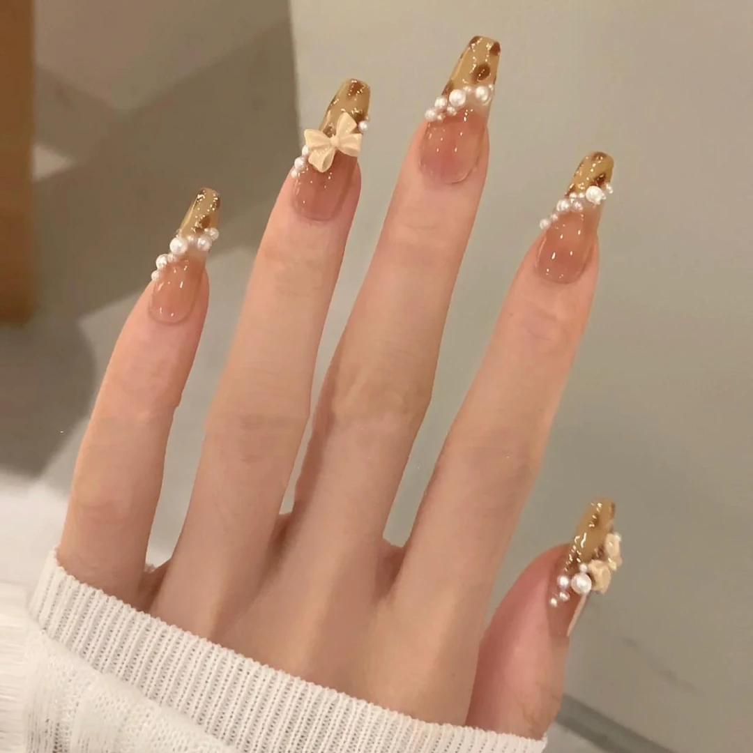 手工定制甲片拆卸持久穿戴甲光疗长款温柔秋冬软糯太妃糖美甲裸色