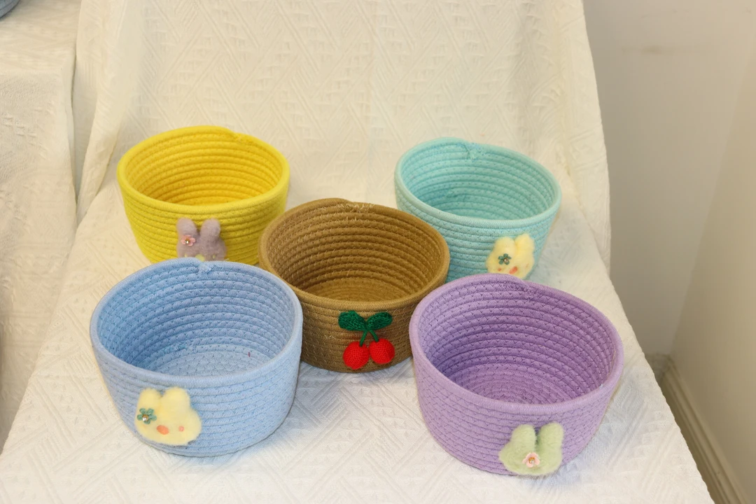 【福利】杂物收纳盒桌面收纳筐可爱置物盒