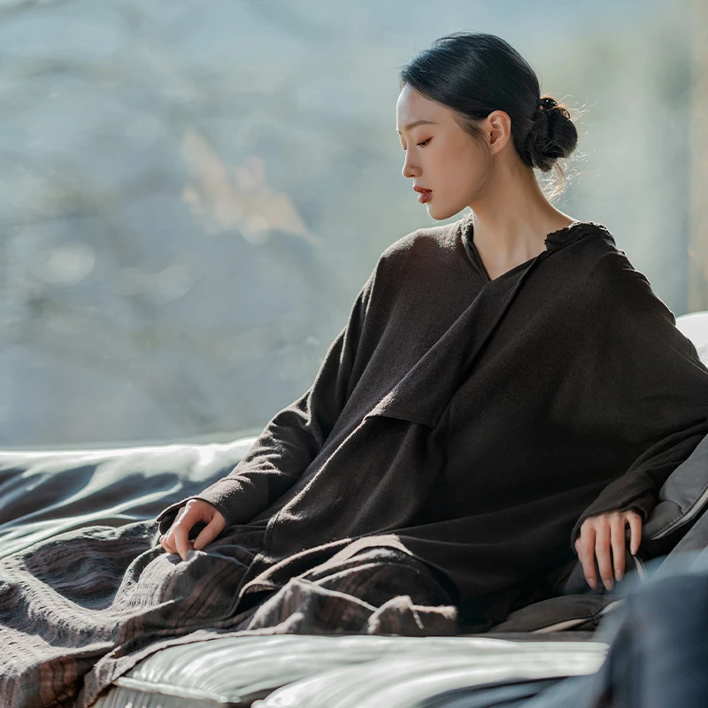 游尘衣物/乔上衣