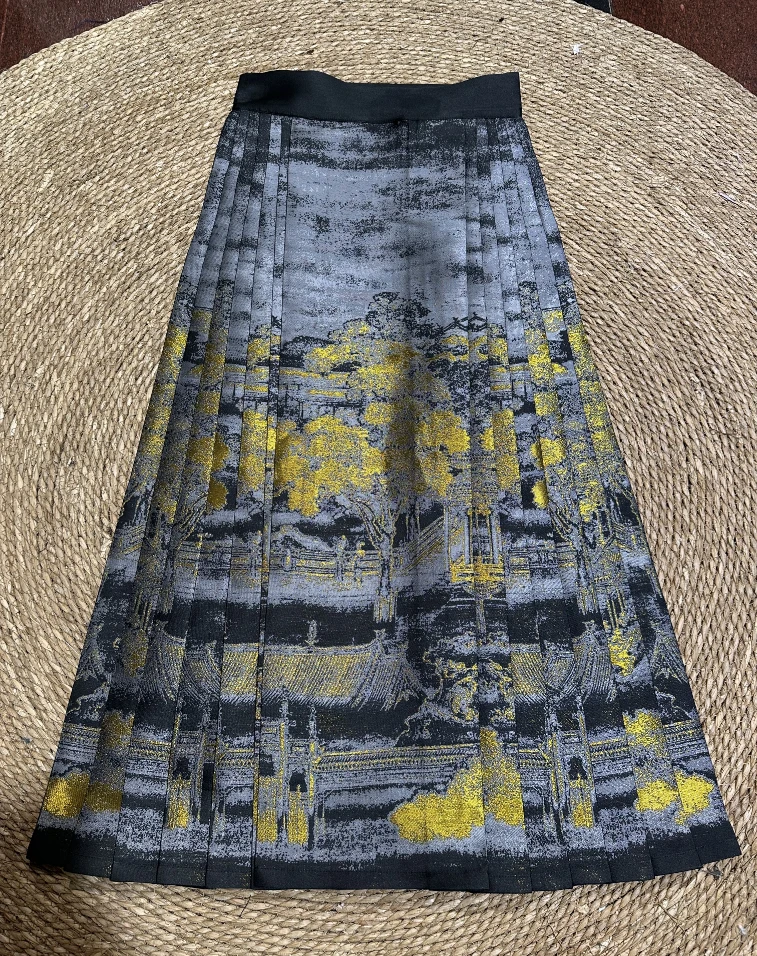 汉宫秋月马面裙汉服定制秋冬明汉服女织金妆花梯形点翠百褶螺钿