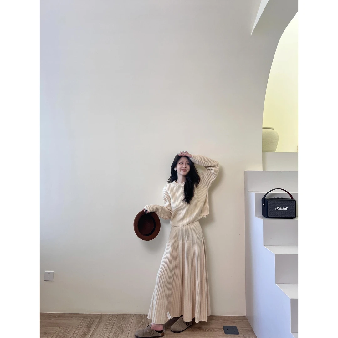 韩国chic秋季温柔气质圆领长袖针织毛衣+高腰显瘦宽松半身裙套装