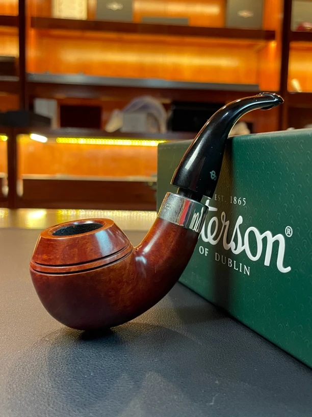 爱尔兰彼得森2024年度陶土色光面限量石楠木烟斗内径20.7斗深38.3