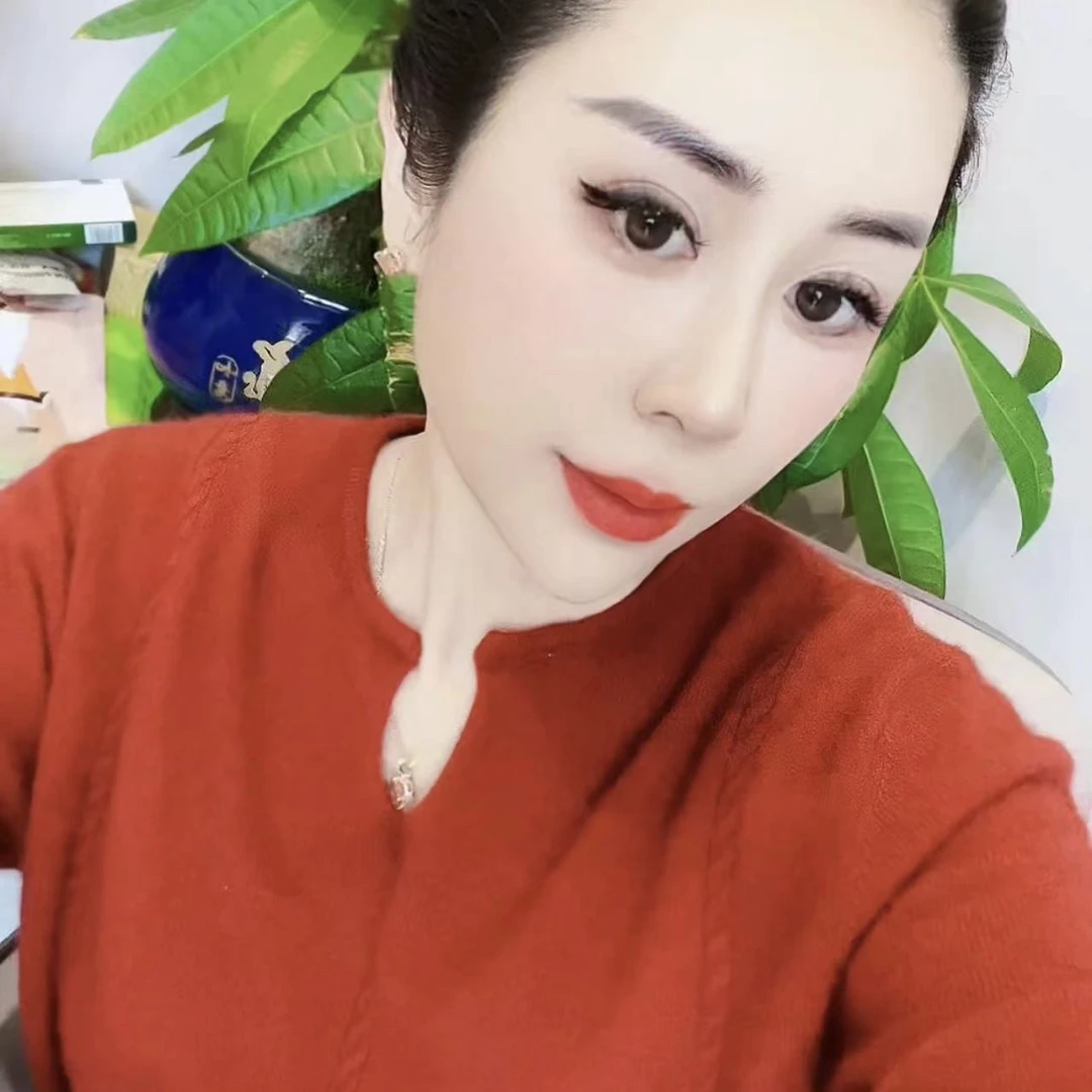 蒂一美新款国风盘扣毛衣