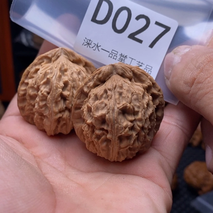 【闪购商品】文玩核桃把件西*士