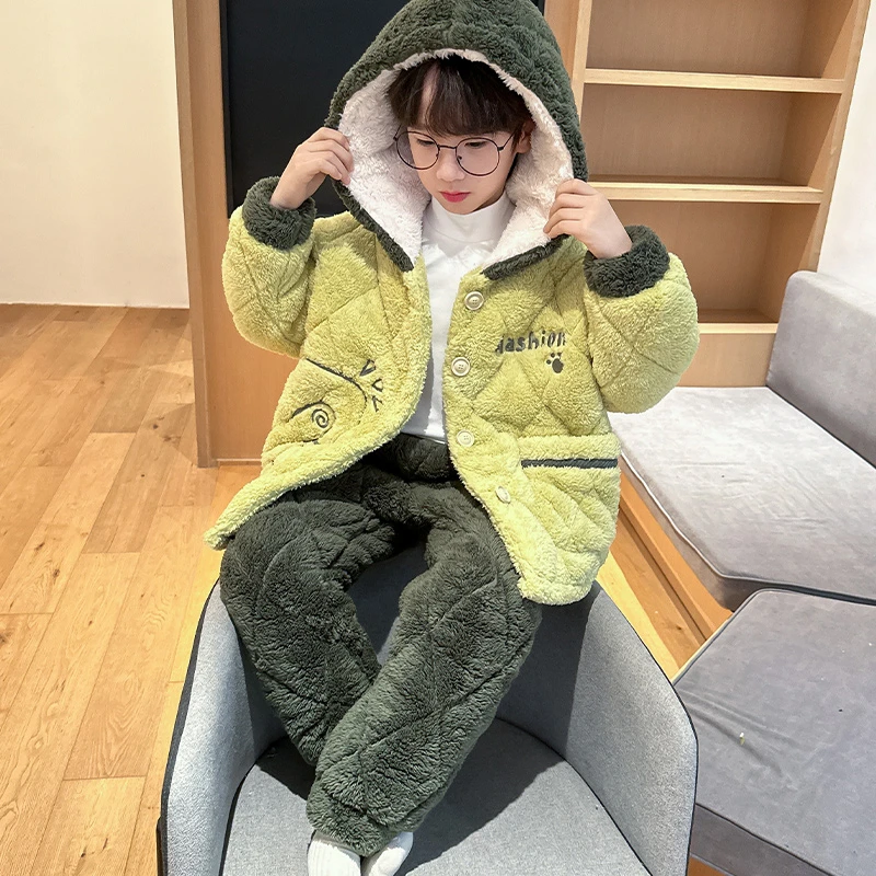 男童睡衣冬季加厚款三层夹棉宝宝珊瑚绒法兰绒造型外出儿童家居服