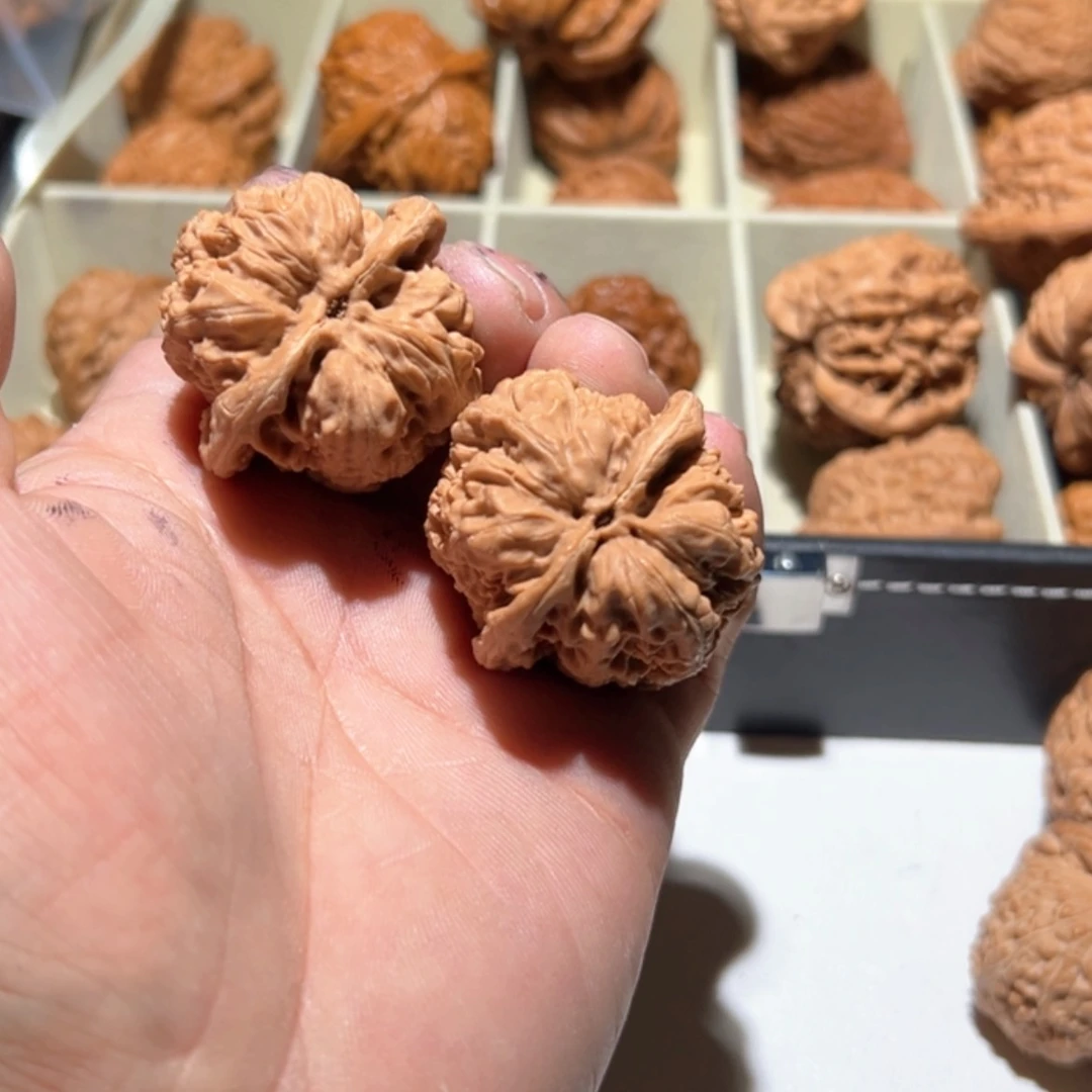 【闪购商品】文玩核桃把件?*颜