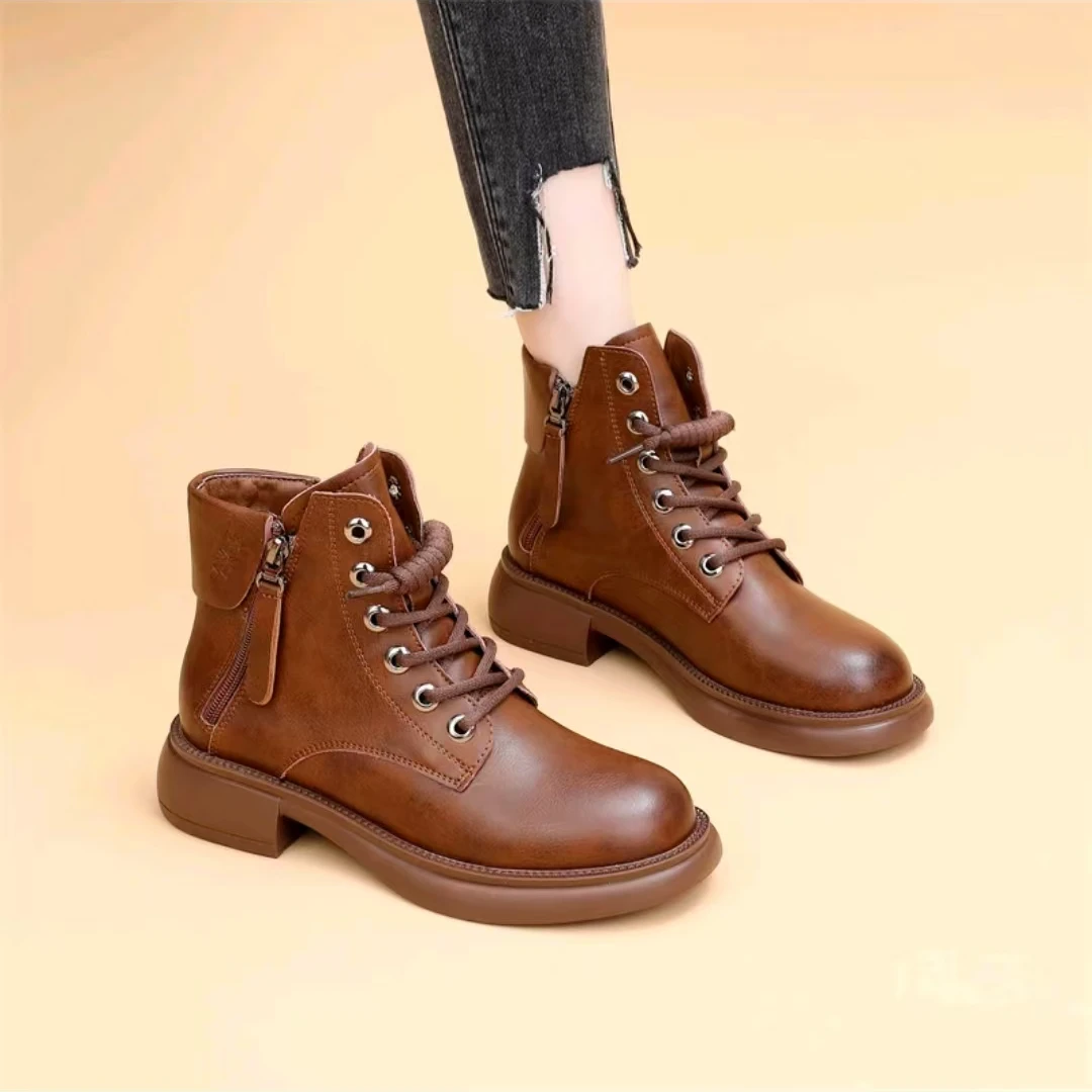 2024年冬季新款软牛皮复古马丁靴女英伦风圆头加绒短靴显瘦显脚小