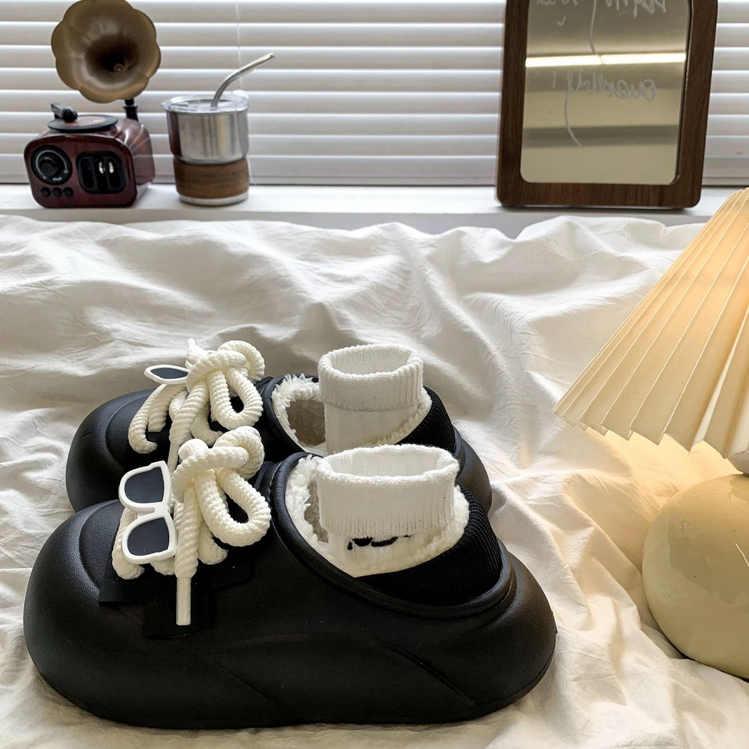 小众设计厚底墨镜绑带加绒洞洞鞋女外穿2024冬季百搭新款保暖棉鞋